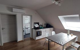 Messe Apartment Bin